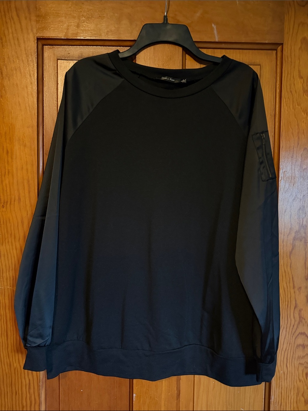Doe & Rae Black Paneled Satin Sleeve Sweatshirt